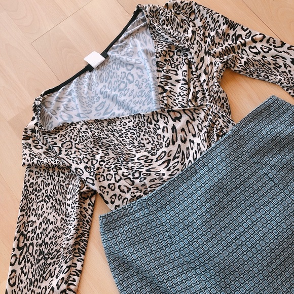 🐆 ISCA Leopard Print Surplice Ruched Top 🐆 - Picture 11 of 13